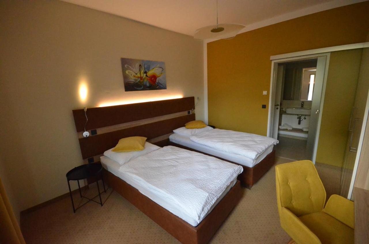 Wartmannstetterhof Hotel Wartmannstetten Екстериор снимка