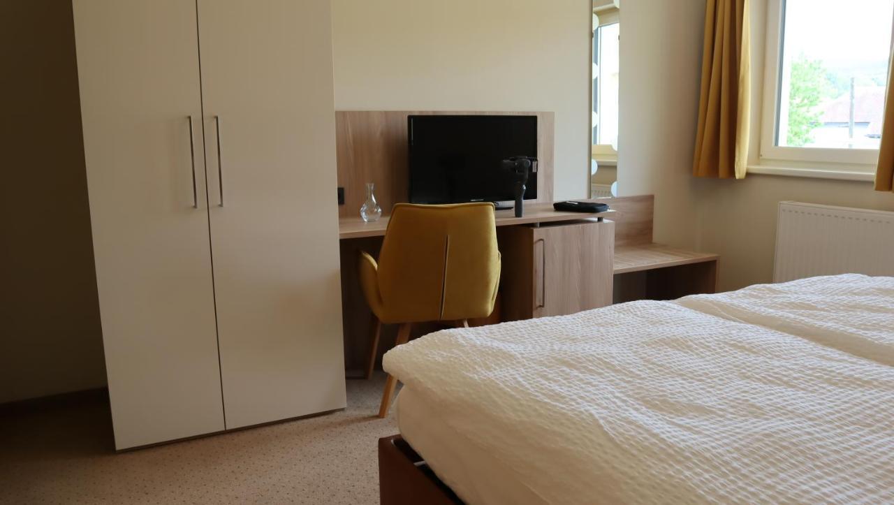 Wartmannstetterhof Hotel Wartmannstetten Екстериор снимка